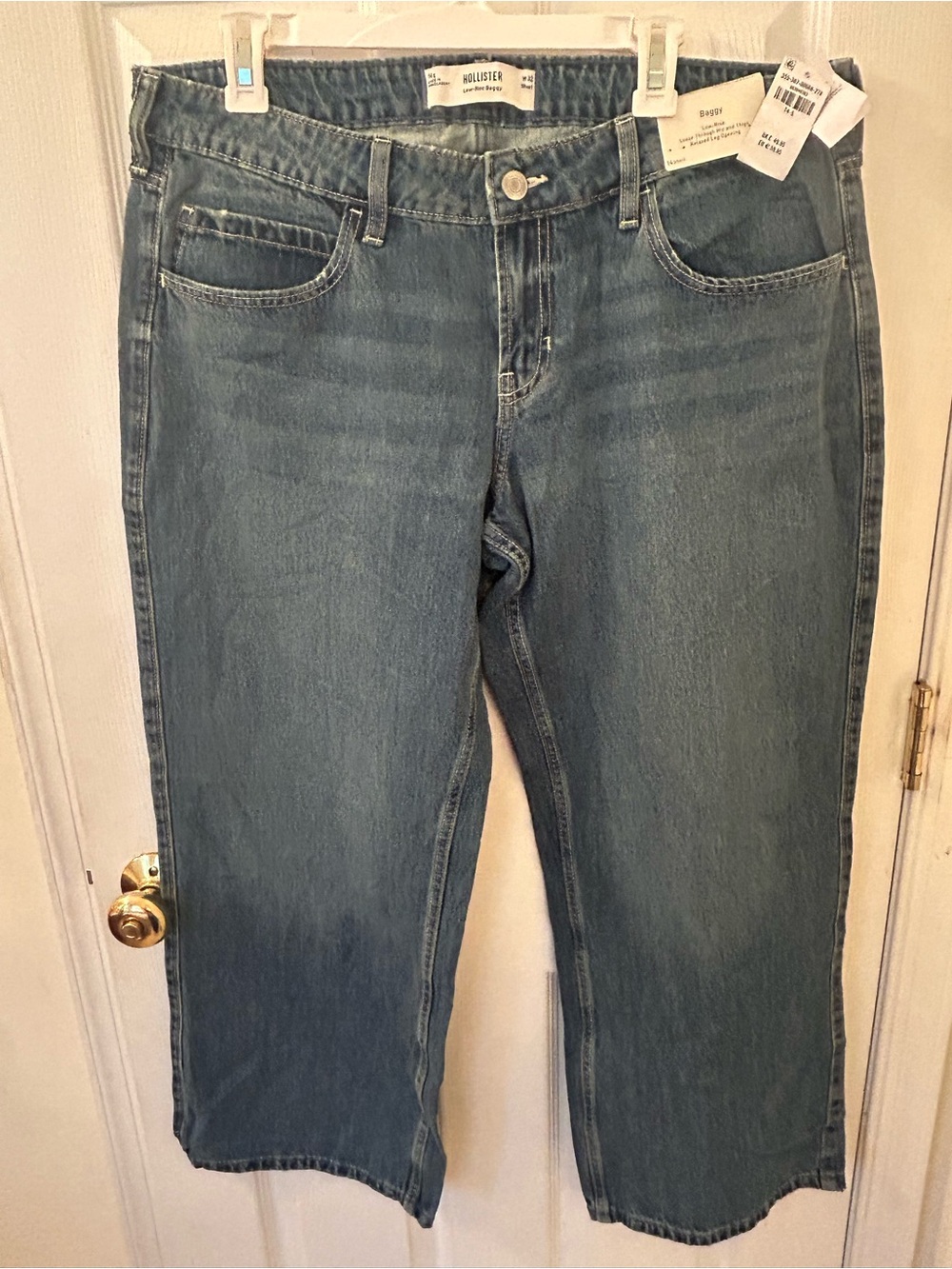 Hollister Women's Light-Med Wash Straight-Leg Jeans